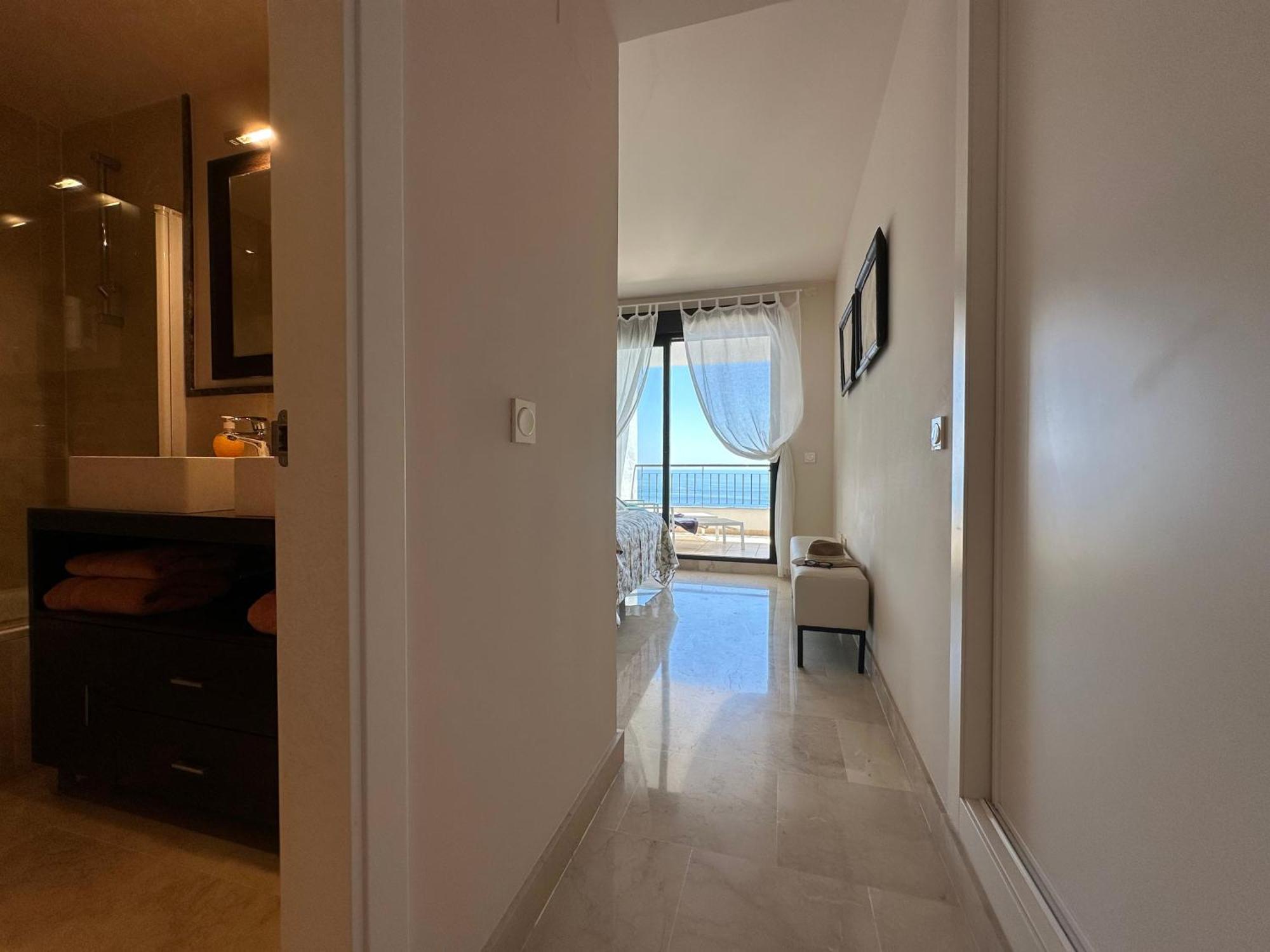 Apartamento Frente Al Mar Con Parking Privado Torrox Exterior foto